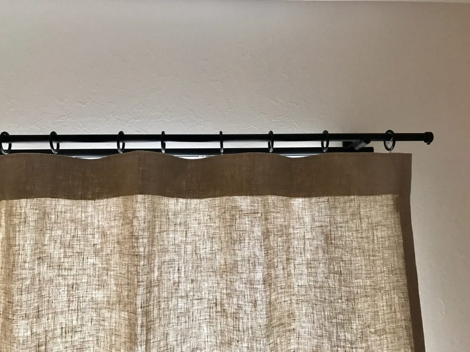 カーテンレールでリネン生地にアクセントを。 | ボー・デコール新潟 