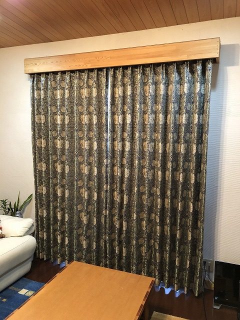 新潟市秋葉区にウィリアムモリスのピンパーネルのカーテンを納品いたしました