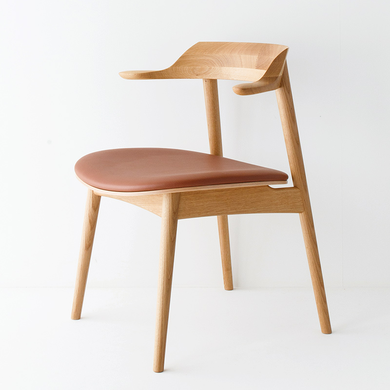 IE-02 chair