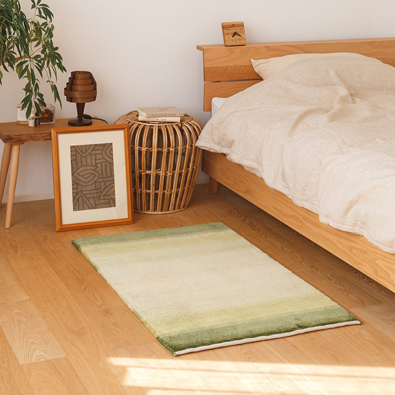 ベッドサイドにお勧め ハグみじゅうたん