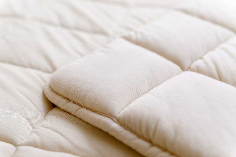 弾力抜群 ウールのベッドパッド