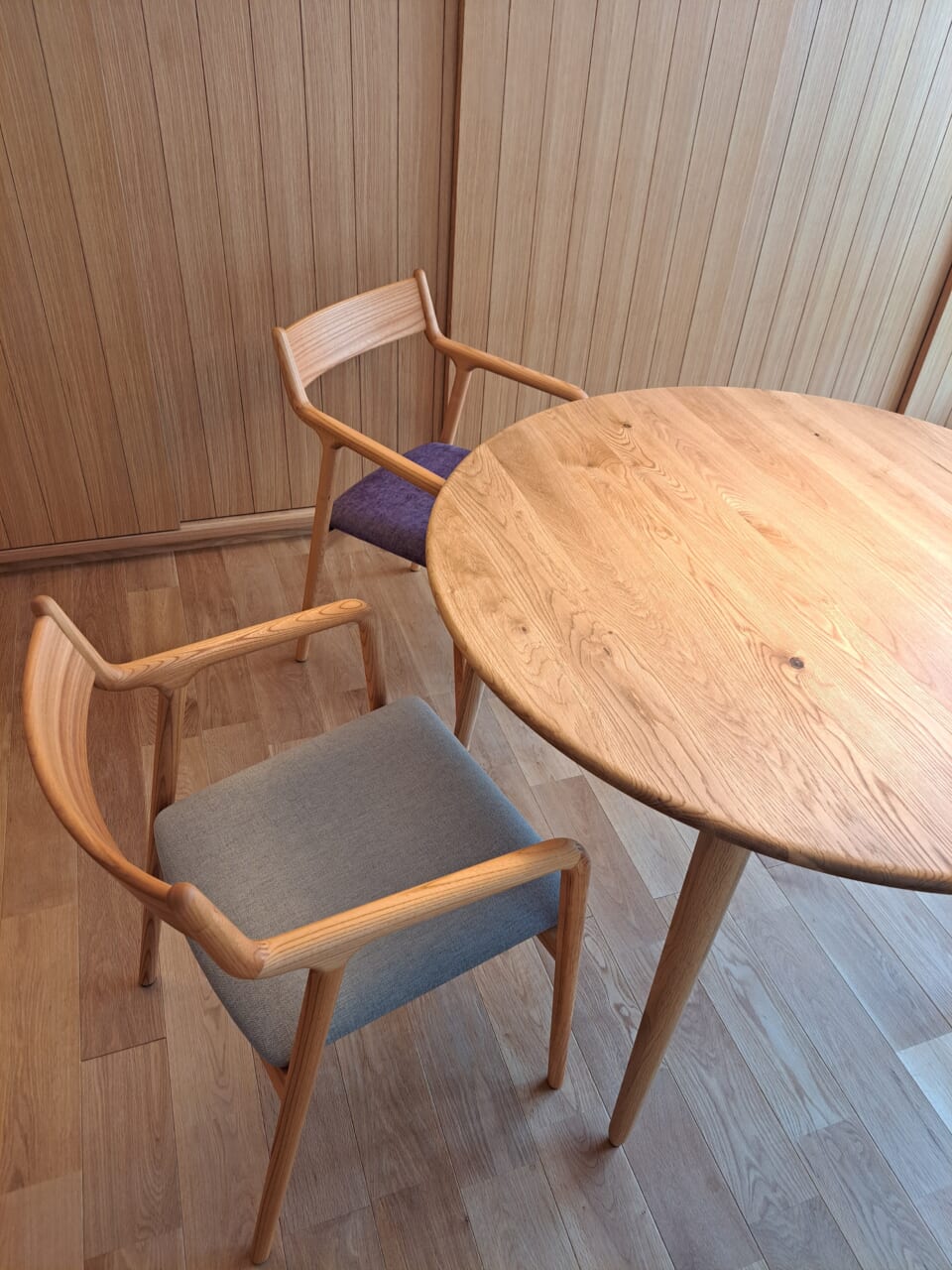 ダイニングテーブル、チェア