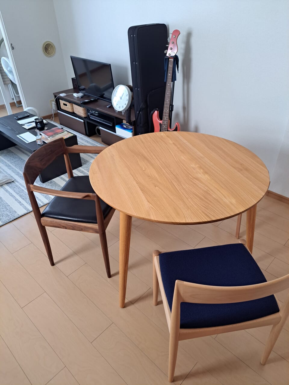 ダイニングテーブル、チェア