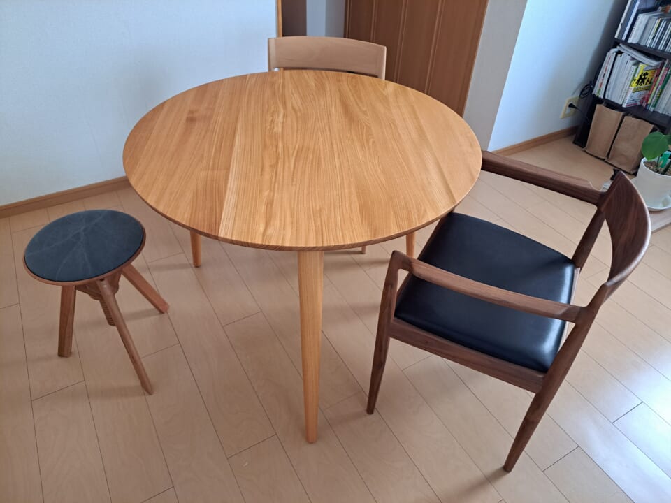 ダイニングテーブル、チェア