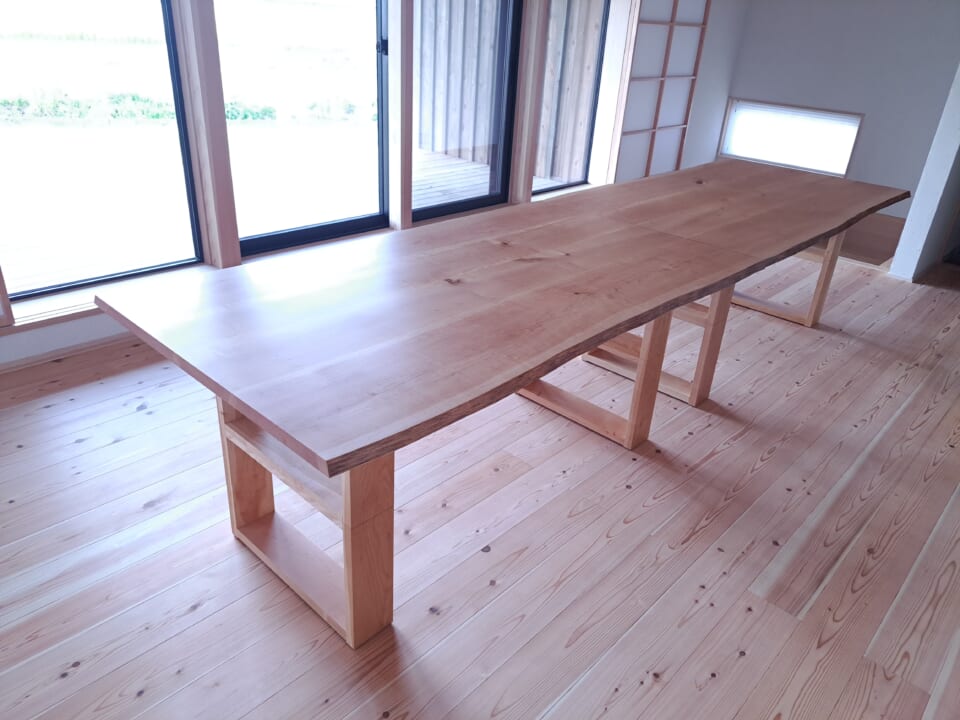 ダイニングテーブル