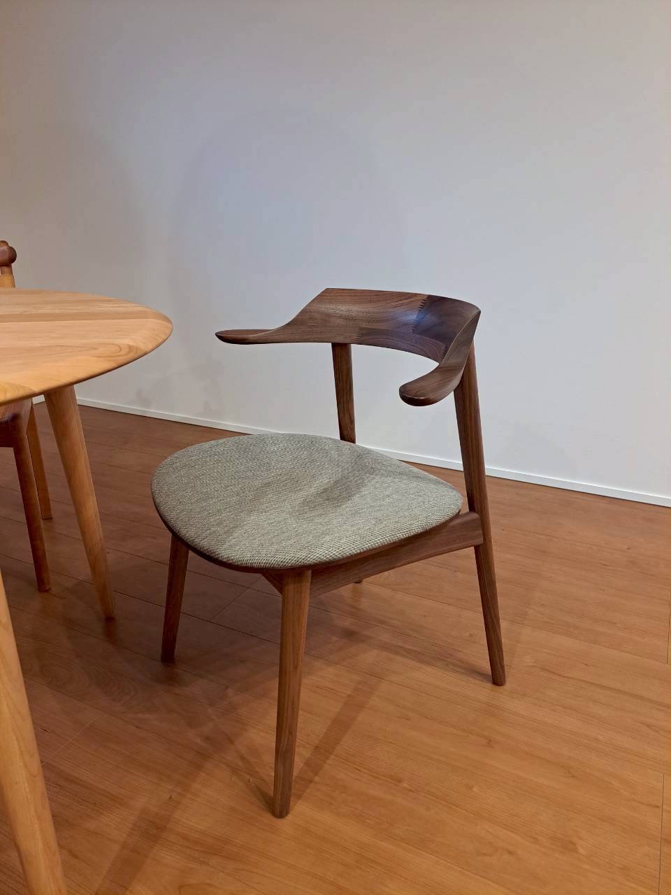 ダイニングチェア