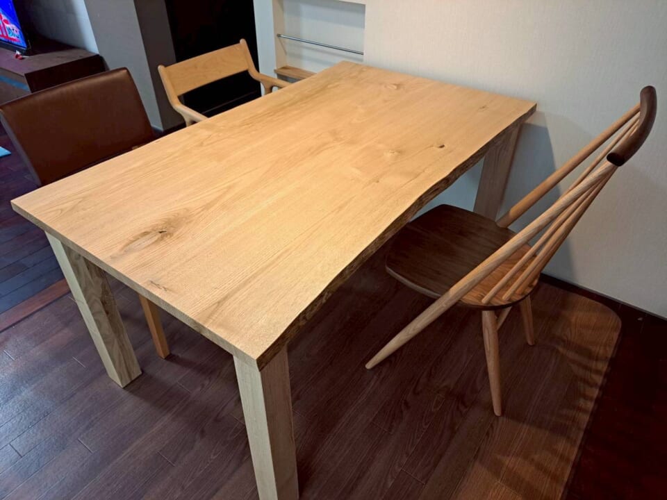 ダイニングテーブル