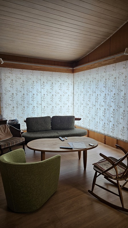 リネン刺繍生地でシェードを製作