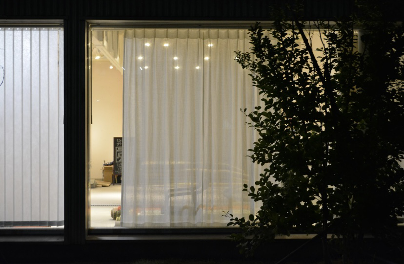 リネンカーテン透け感
