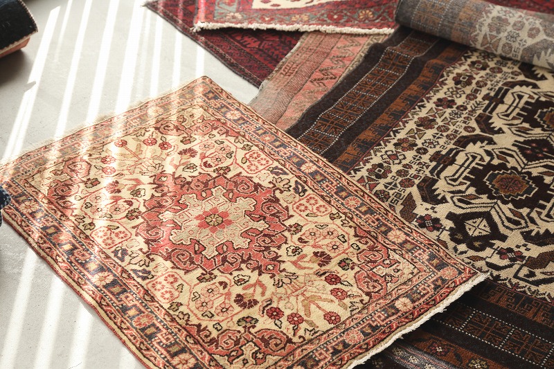 艶の美しいヴィンテージラグ